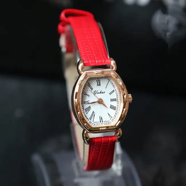 Women's Classic Quartz Watch with Leather Strap